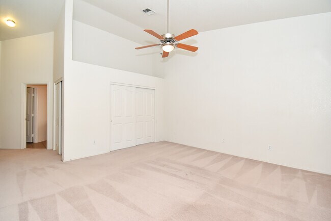 Building Photo - 8406 E Lorenzo Ln