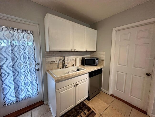 Building Photo - 749 Hartford Dr NW