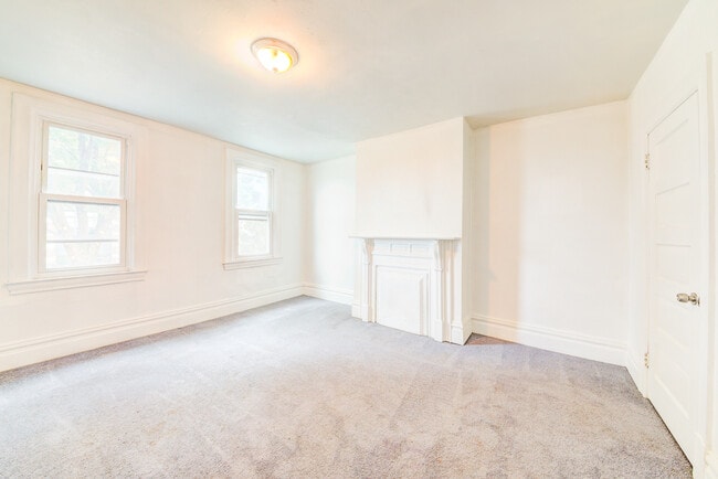 Building Photo - 103 Harwood St