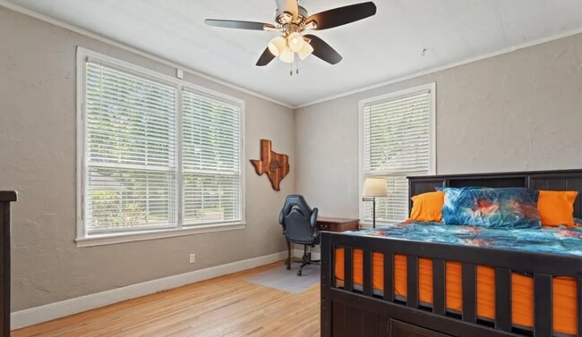 Building Photo - 1413 Augusta Ave