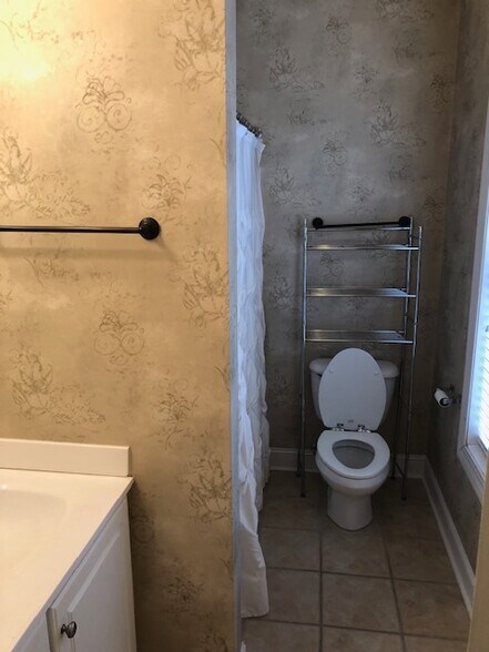 Building Photo - 951 Frontage Rd