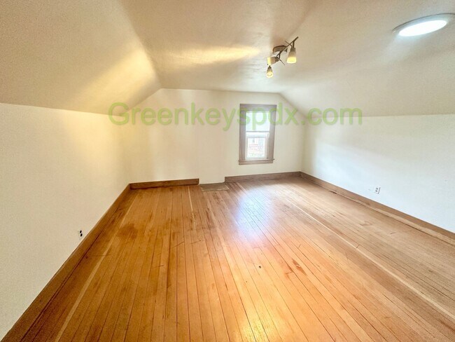 Building Photo - Gorgeous Top Level of Huge Craftsman House!