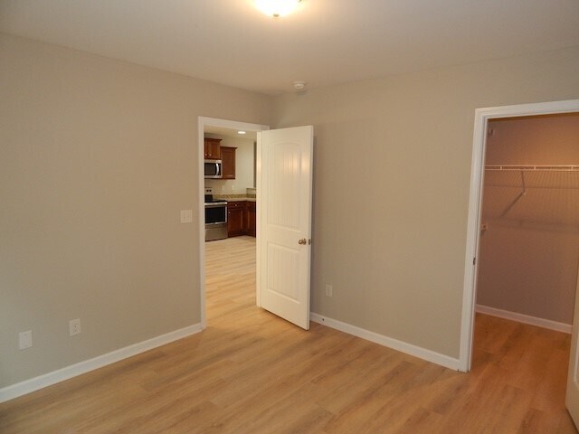 Building Photo - 415 Laurel Grove Ct