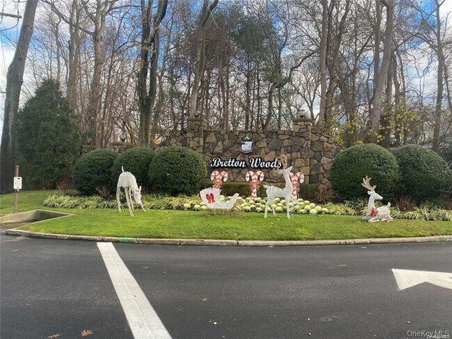 Building Photo - 389 Clubhouse Ct