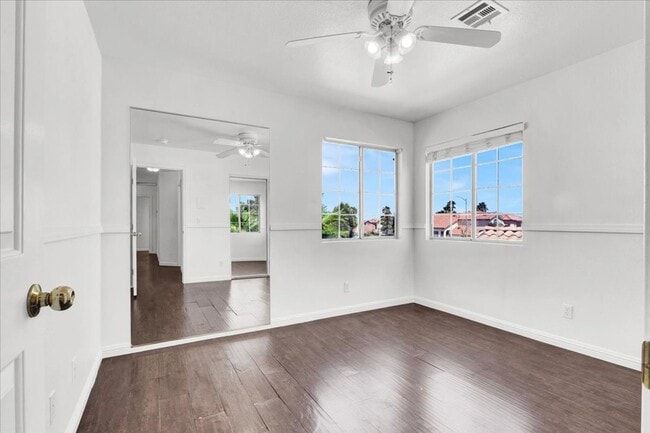 Building Photo - 8217 Beekman St