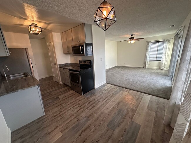 Primary Photo - Modern Reno apartment 2 bedroom 1 bath! Co...