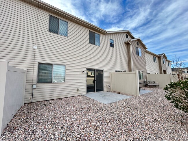 Building Photo - Meadow Crest Home!!!!