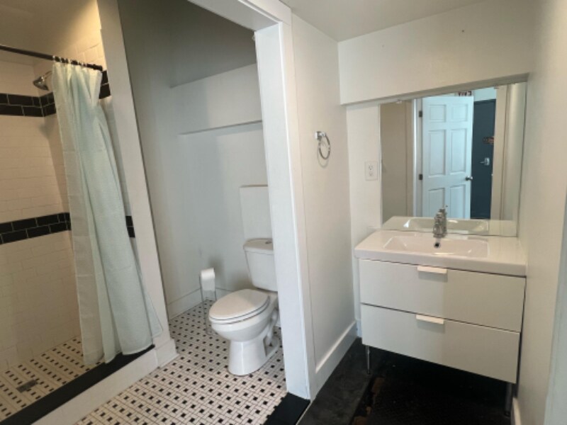 Building Photo - 333 2nd St SE