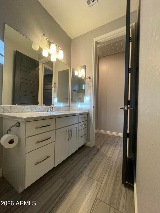 Building Photo - 10154 Theorem Dr