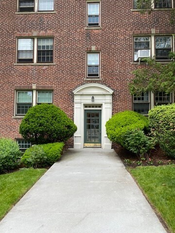 Building Photo - 1500 Beacon St