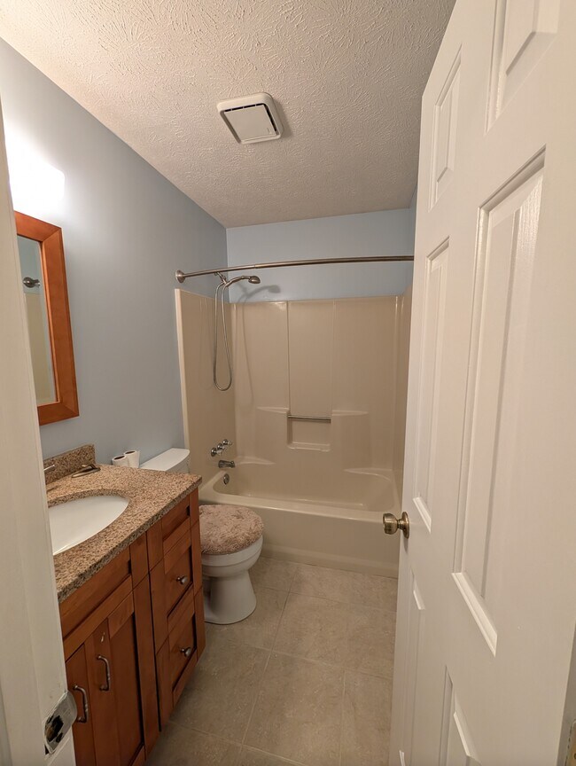 Building Photo - 32 Gambol St
