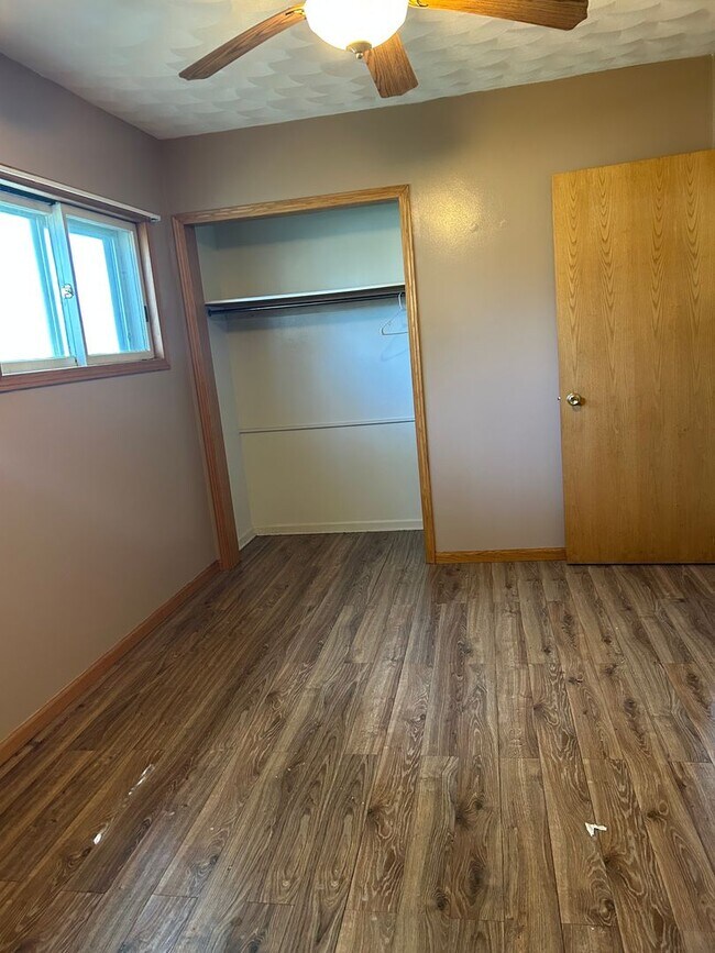 Building Photo - Updated 3-Bedroom Home