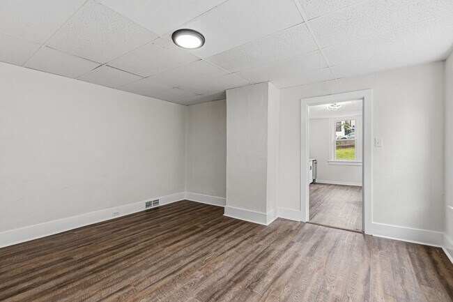 Building Photo - 5206 Lotus Wy