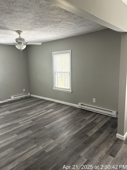 Building Photo - 463 Carvel Beach Rd