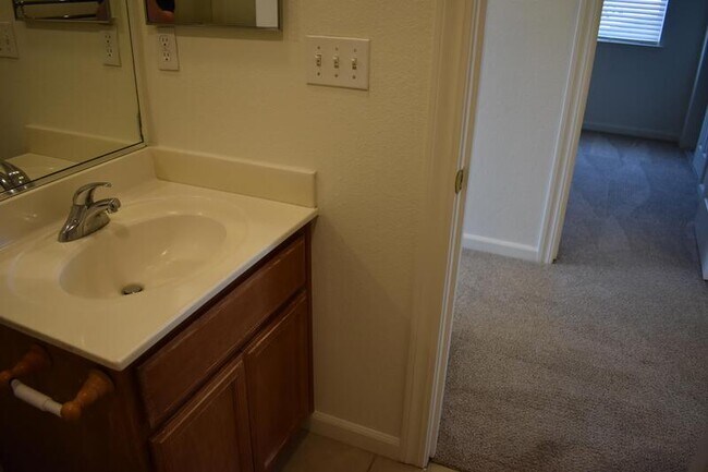 Building Photo - 4670 Tolman Way