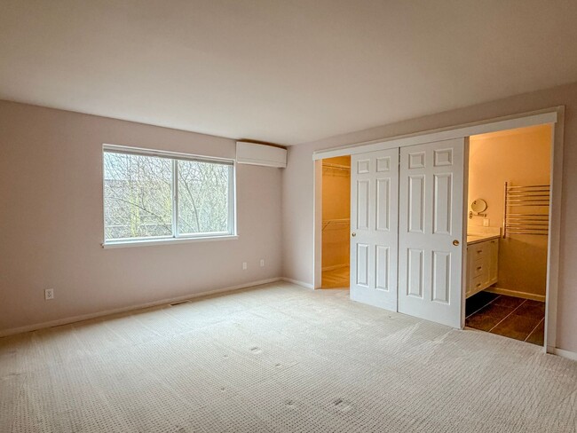 Building Photo - Contemporary 3bd/2.5bth Magnolia Townhome, $4,250/mo.