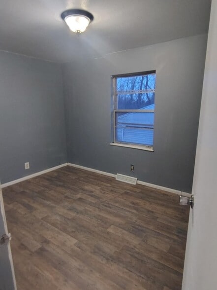 Building Photo - 3910 W Verner Dr