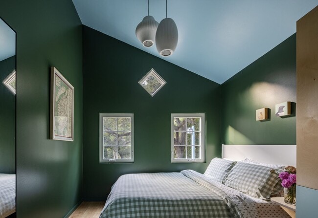 Building Photo - Ojai Mountain Hideaway!
