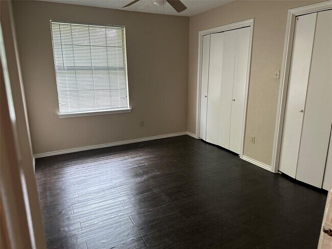 Building Photo - 8005 Rothington Rd