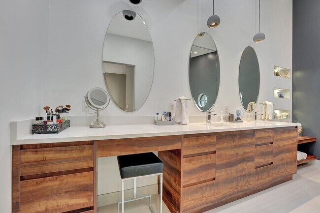 Building Photo - 23443 Mirabella Cir