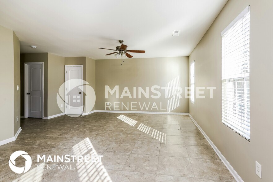 Building Photo - 352 Kendall Dr