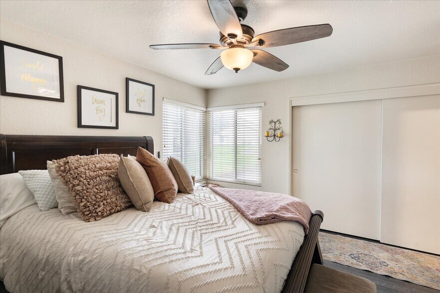 Building Photo - 1581 W Swain Rd