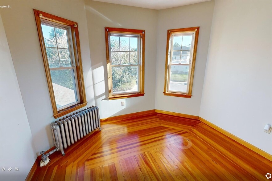 Building Photo - 27 Princeton St