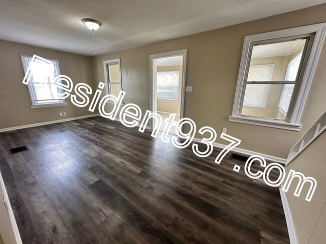 Building Photo - 3 Bed 1 bath