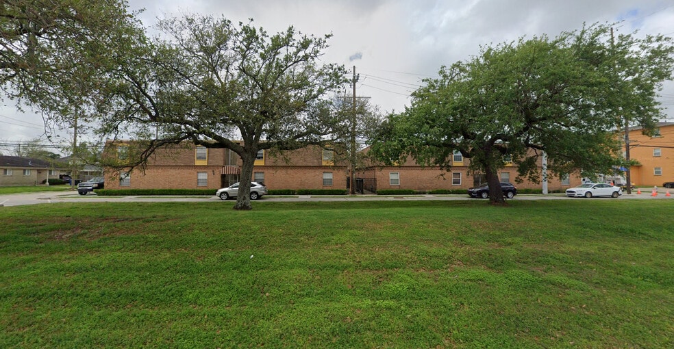 Building Photo - 6564 Fleur De Lis Dr