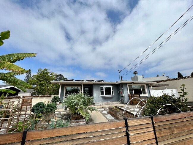 Building Photo - Delightful 3BD/2BA Home with Fruit & Veggie Garden, Back Patio, Solar & In-Unit Laundry