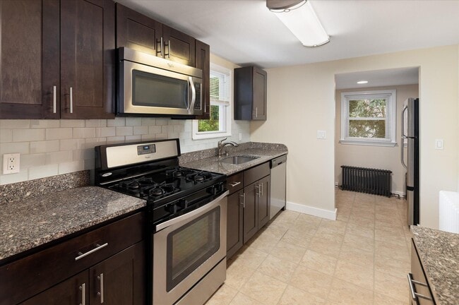 Building Photo - 2 Congdon Ln