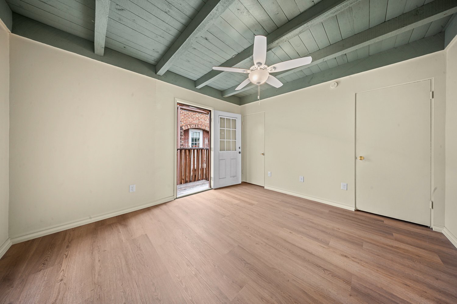 Building Photo - 208 E Starr Ave