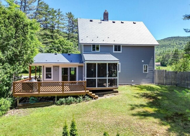 Building Photo - For Rent: Charming 3-Bedroom Home in Bartl...