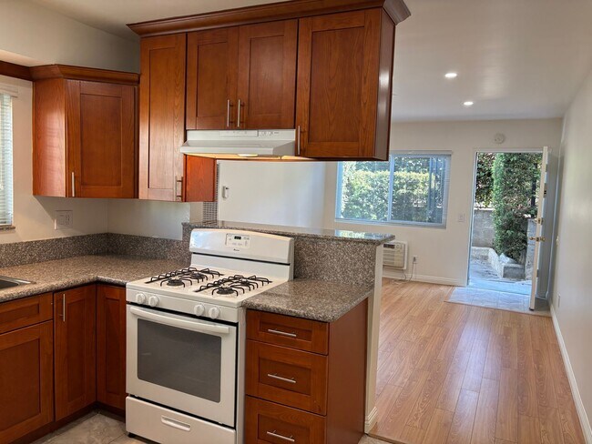 Building Photo - Tyler, 1111