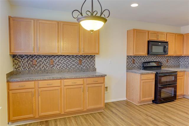 Building Photo - 9016 Garden Springs Dr