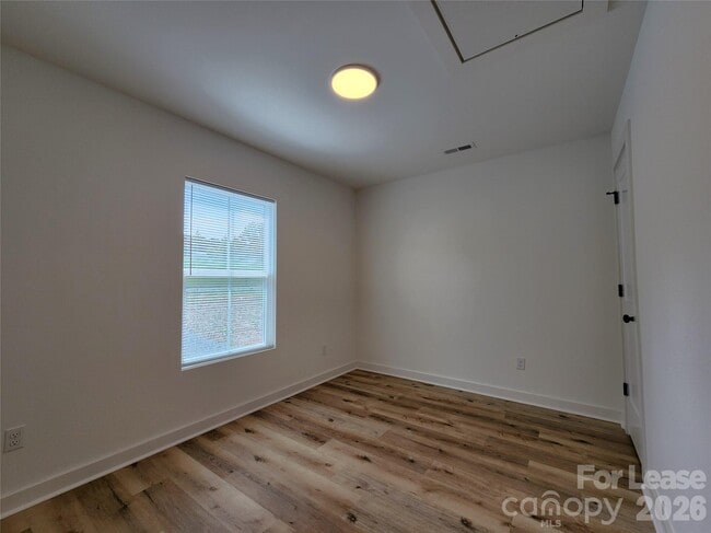 Building Photo - 1300 Rainbow Dr