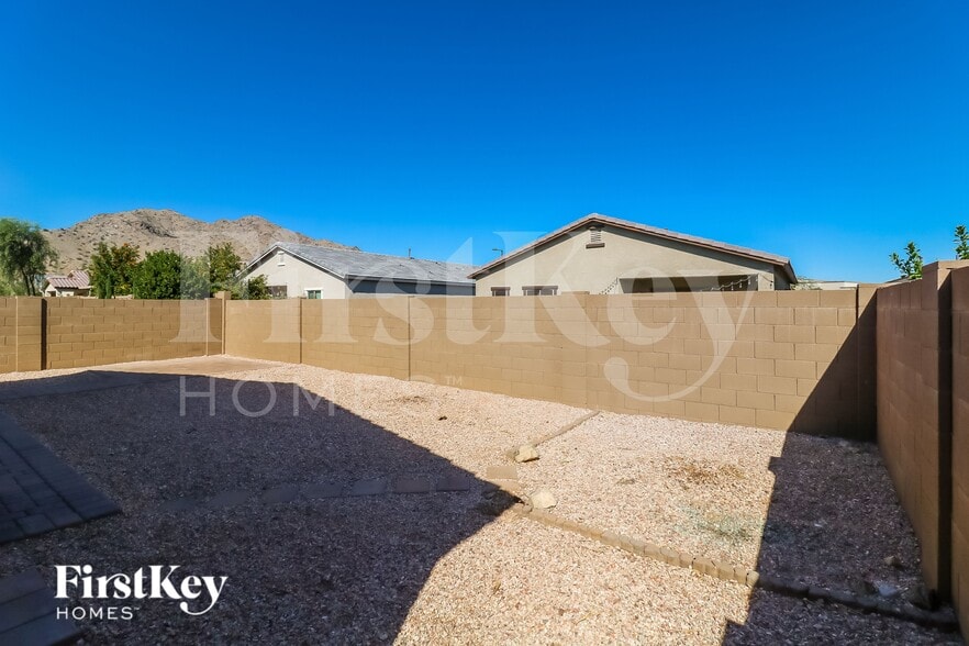 Building Photo - 21380 W Monte Vista Rd