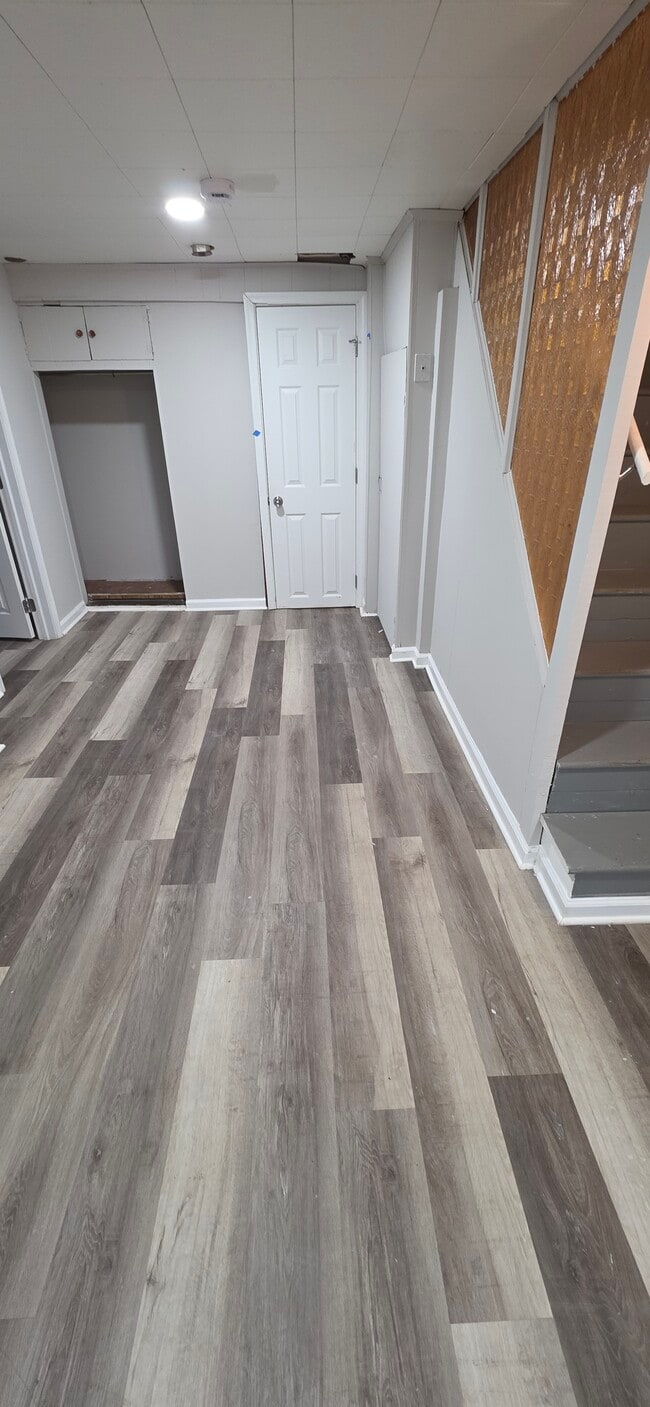 Building Photo - 3909 Rosecrest Ave