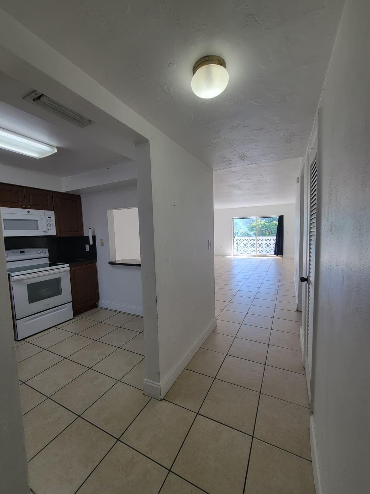 Building Photo - 2005 Sans Souci Blvd