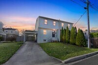 Building Photo - 816 Geranium St NW