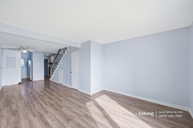 Building Photo - 267 S Ventura Rd