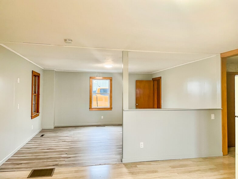 Building Photo - 1699 Main St