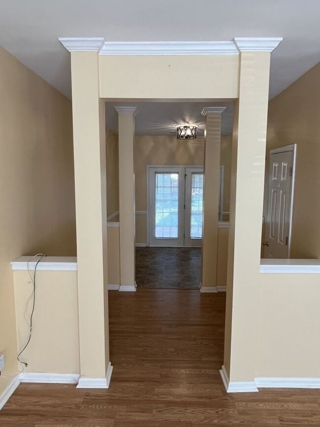 Building Photo - 3 Bedroom Corner Lot home with Great Backy...