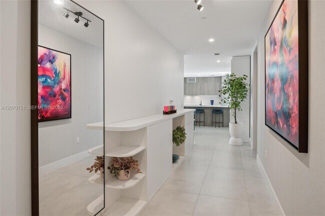 Building Photo - 17550 Collins Ave