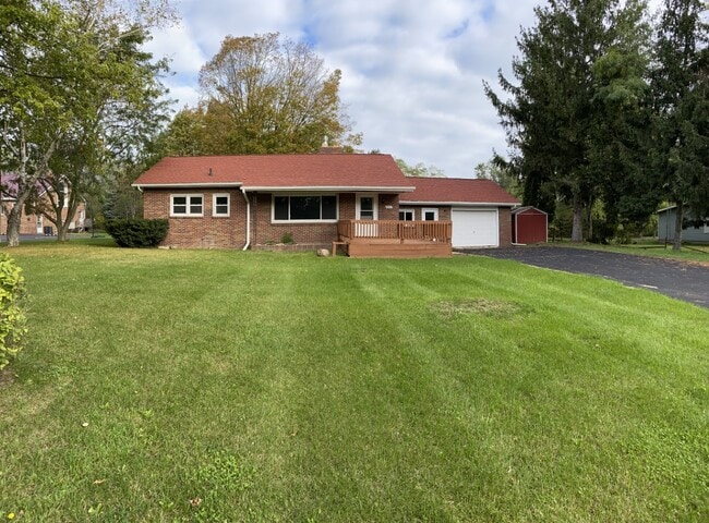 Primary Photo - 244 N Ridge Rd
