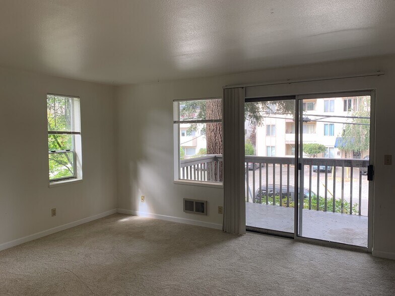 Building Photo - 12334 33rd Ave NE