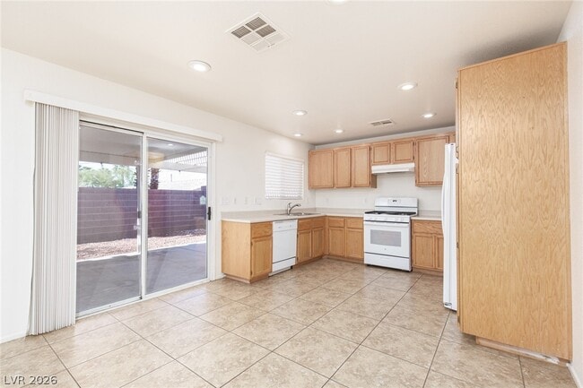 Building Photo - 10667 April Rose Ct