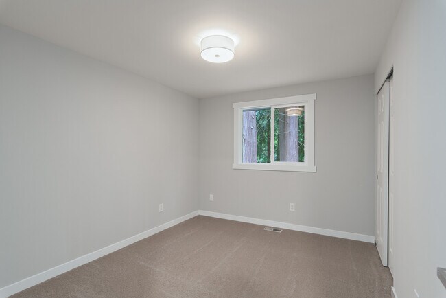 Building Photo - 5727 166th St NW