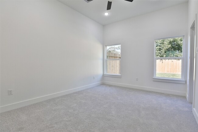 Building Photo - 8133 Cabot St