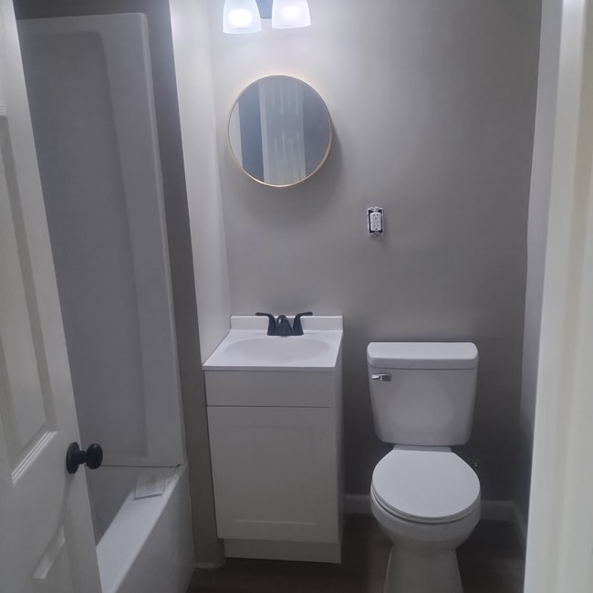 Building Photo - 525 Baltimore St